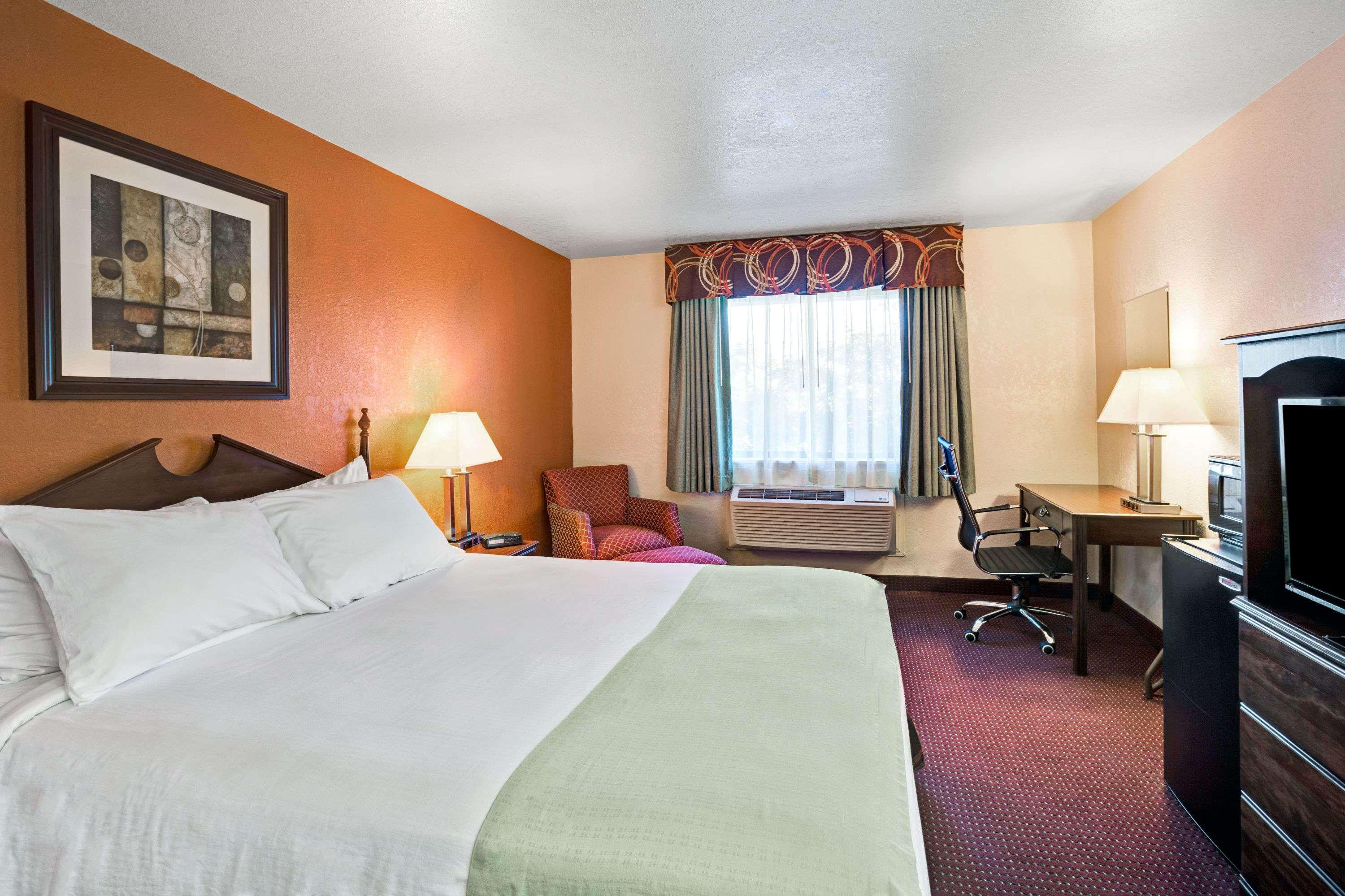 Hotel Clarion Pointe Harrodsburg Exterior foto