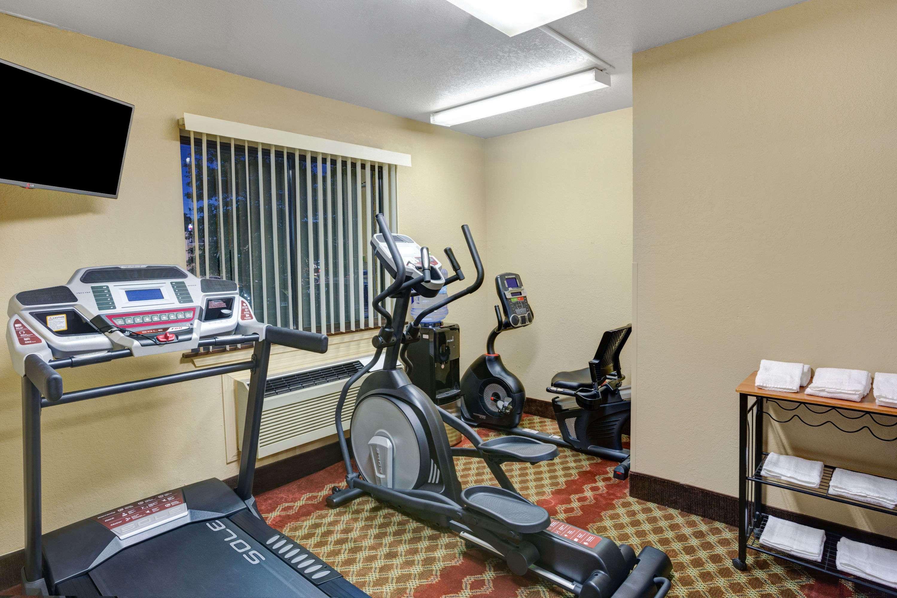 Hotel Clarion Pointe Harrodsburg Exterior foto