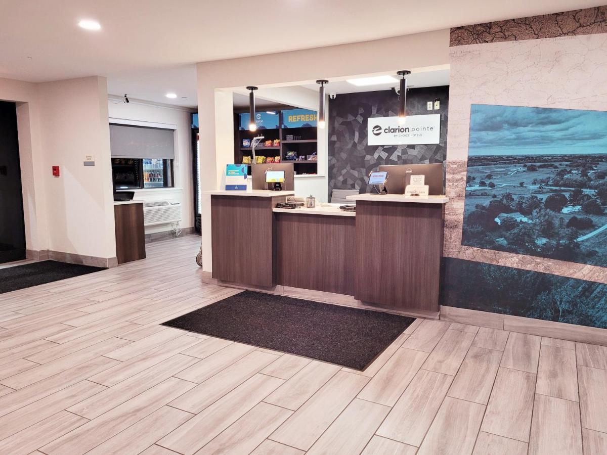 Hotel Clarion Pointe Harrodsburg Exterior foto