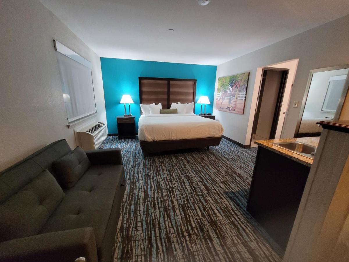 Hotel Clarion Pointe Harrodsburg Exterior foto