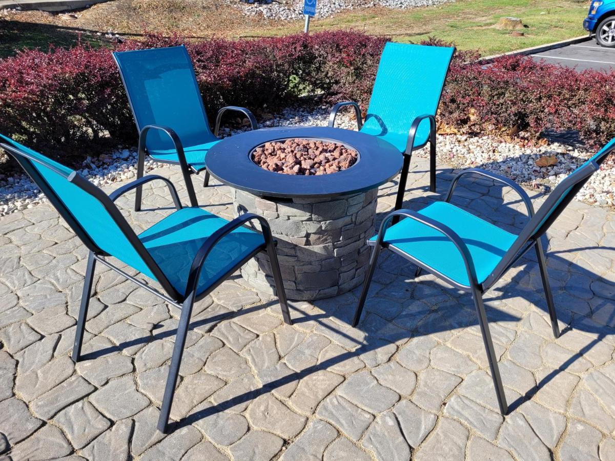 Hotel Clarion Pointe Harrodsburg Exterior foto
