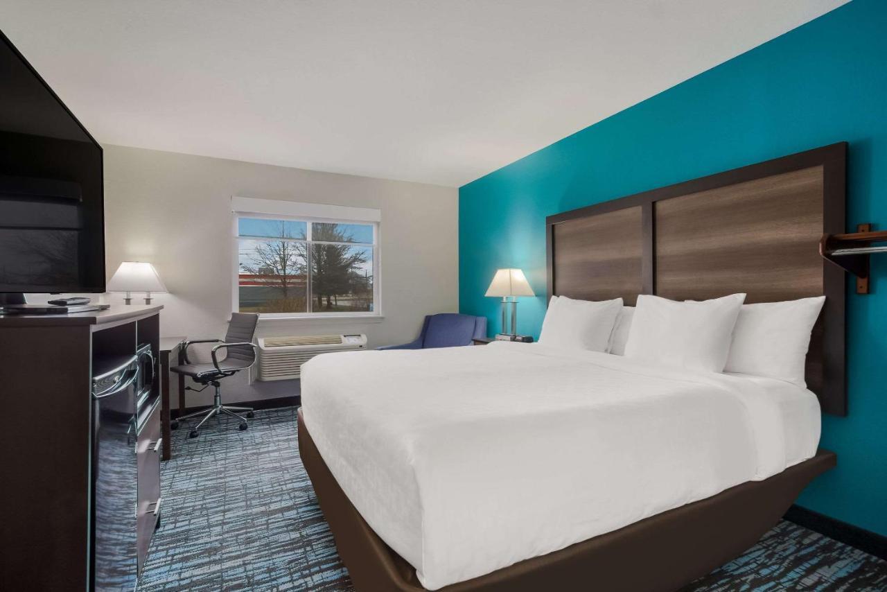 Hotel Clarion Pointe Harrodsburg Exterior foto