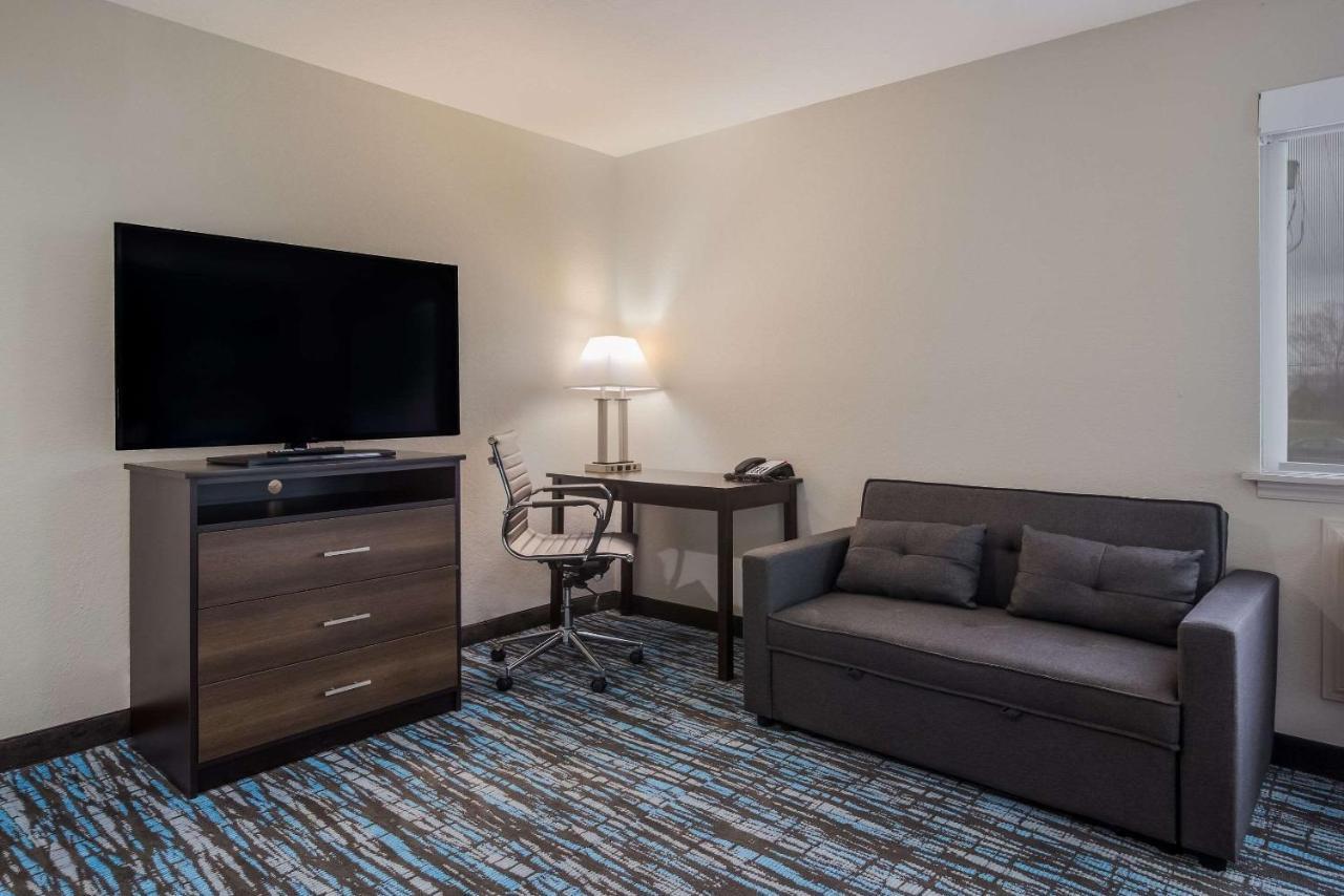 Hotel Clarion Pointe Harrodsburg Exterior foto