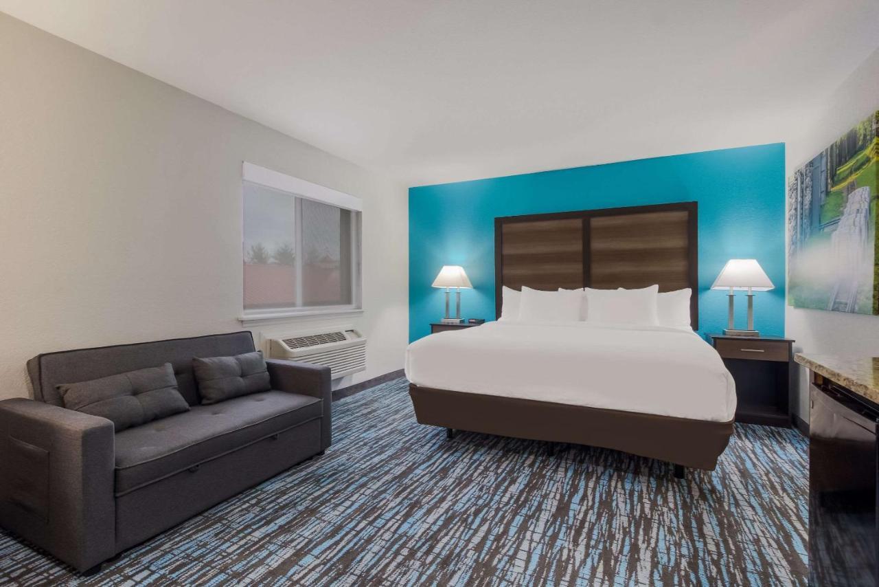 Hotel Clarion Pointe Harrodsburg Exterior foto