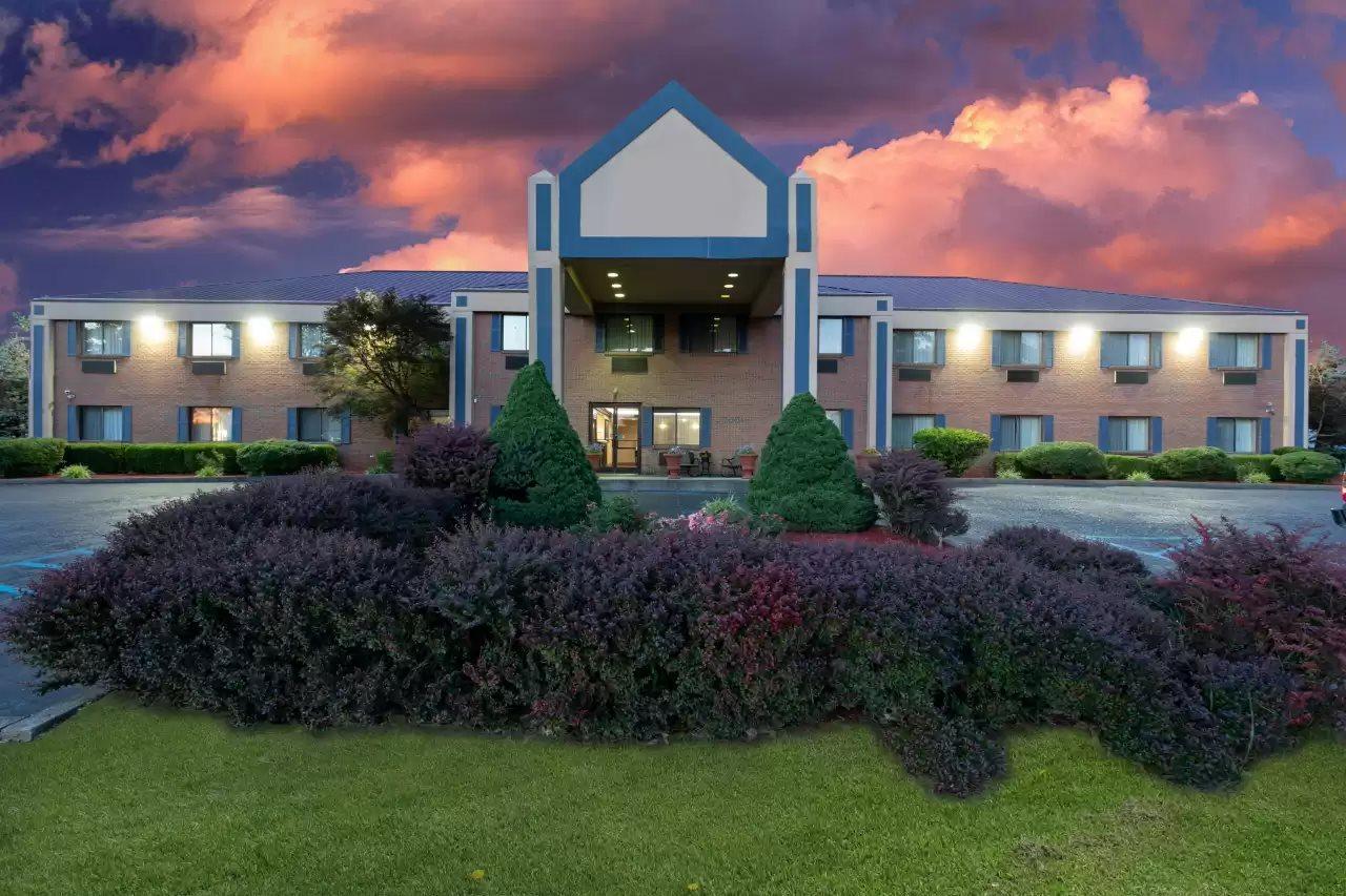 Hotel Clarion Pointe Harrodsburg Exterior foto